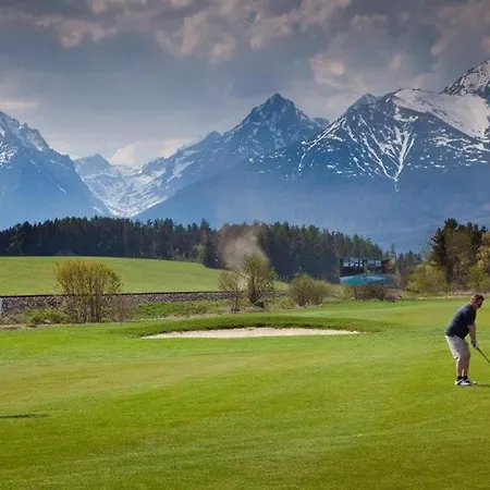 Апартаменты V Starej Lesnej S Balkonom Стара-Лесна