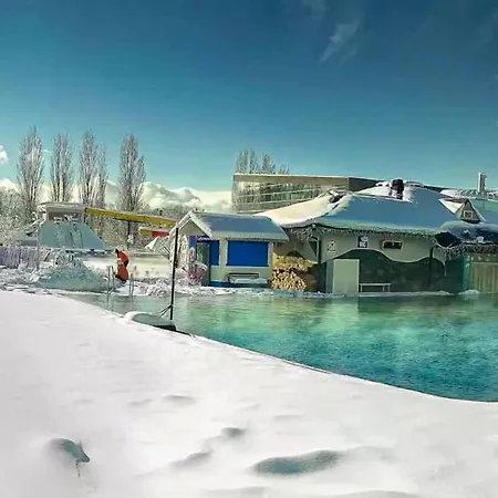 V Starej Lesnej S Balkónom Appartamento