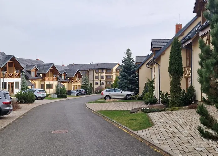 V Starej Lesnej S Balkonom شقة *